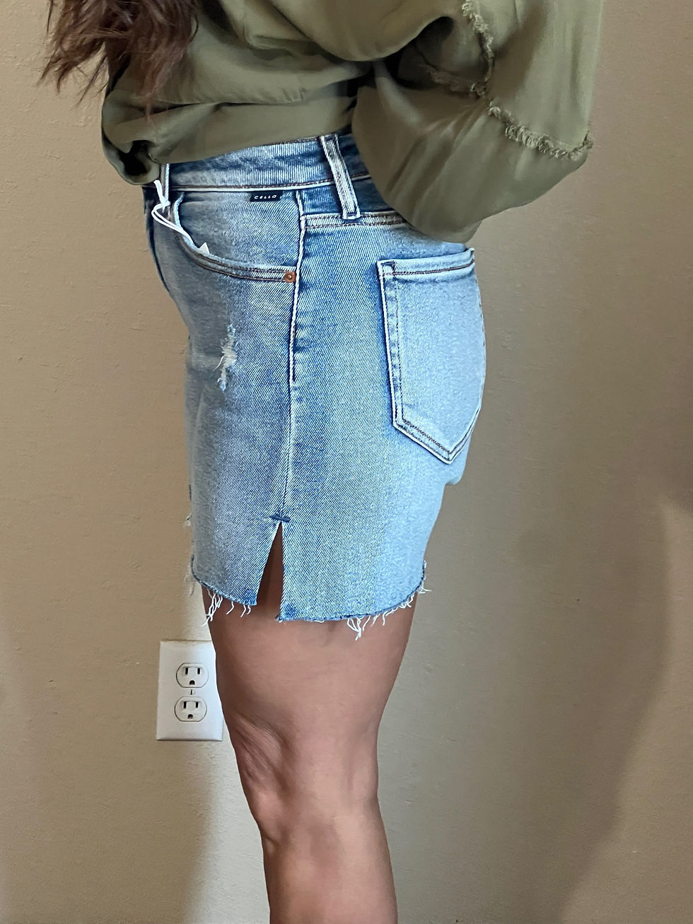 Thumbnail: Cello MId Rise short with side slit