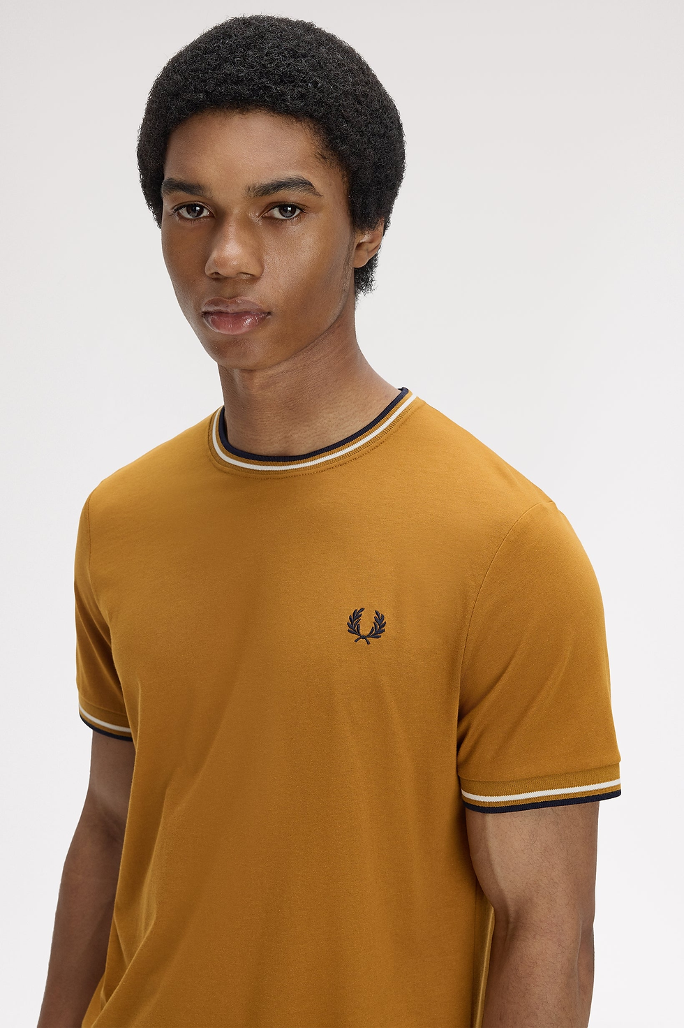 Miniature : Fred Perry M1588 T-shirt Katoen Caramel Bruin Heren Kleding