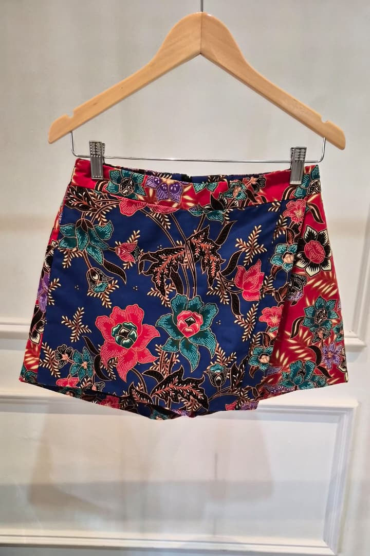 Thumbnail: Yana Batik Skort |Batikbar Malaysia