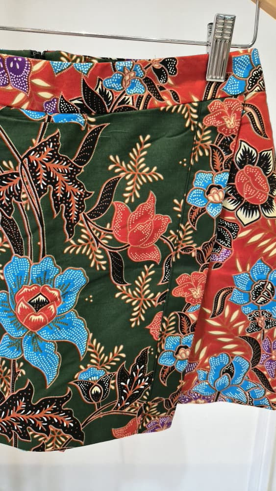 Thumbnail: Yana Batik Skort |Batikbar Malaysia