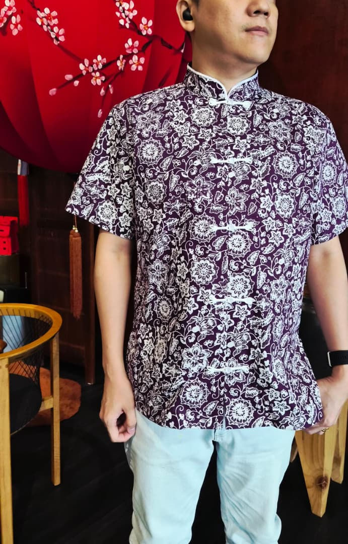 Thumbnail: Mandarin Collar Batik Men Shirt (Handmade) | BatikBar Malaysia