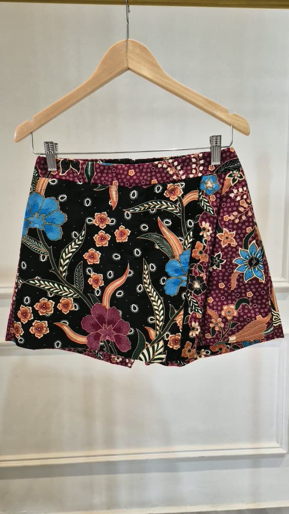 Thumbnail: Seri Batik Skort |Batikbar Malaysia