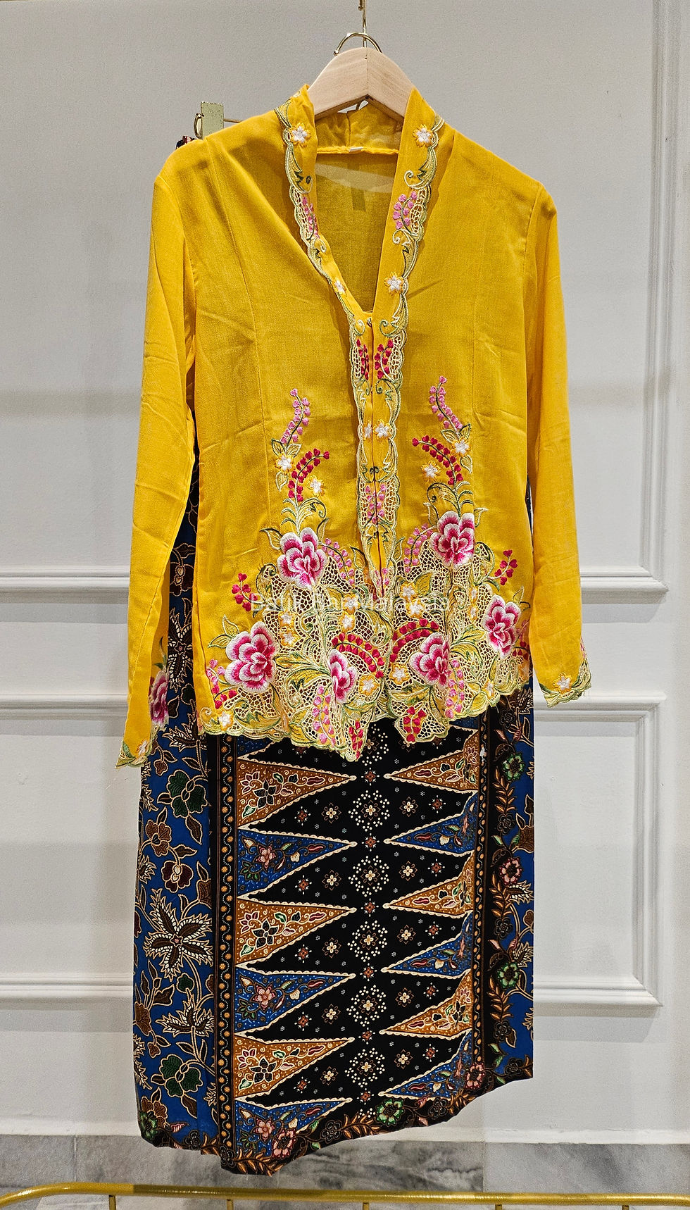 Thumbnail: Free Size- BATIK SKIRT LIPAT TEPI-FSB001