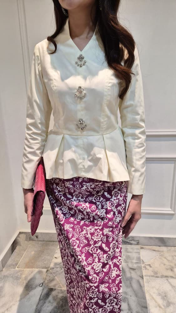 Thumbnail: BATIK BAJU KURUNG PEPLUM SET (HANDMADE)