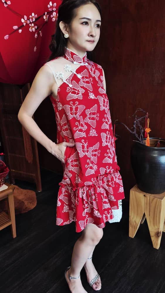 Thumbnail: Butterfly Grace Batik Dress| BatikbarMalaysia (Handmade)