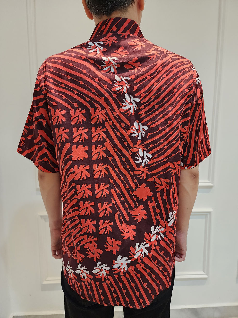 Thumbnail: EXCLUSIVE -Hand drawn Batik Men’s Short Sleeve Shirt -L003 | BatikBar Malaysia