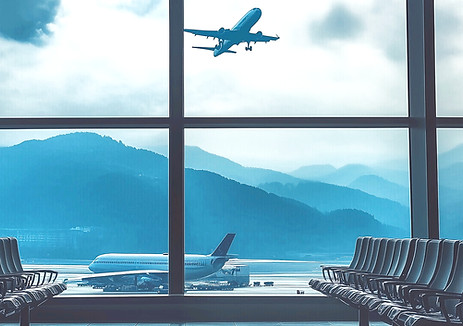 yuvalna_A_view_from_an_airport_terminal_