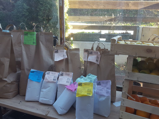 commande groupée pour le moulin de la GIMMOND: farines et grains pour pondeuses
