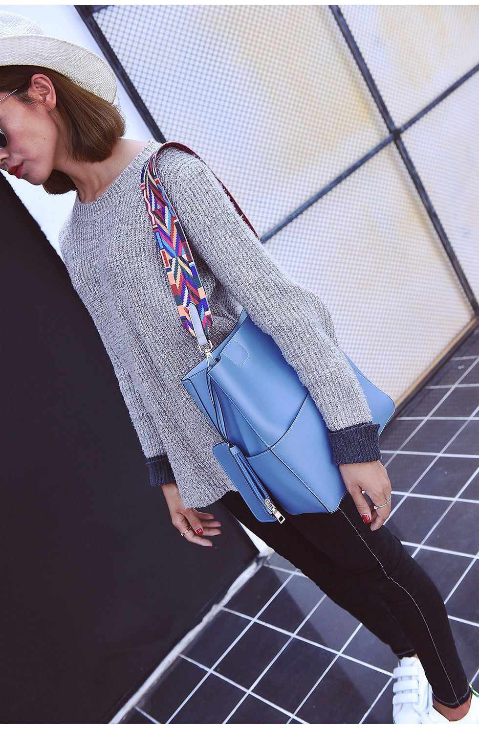 Thumbnail: Fashion single shoulder Messenger bag large handbag bag