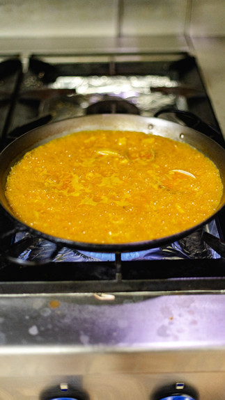 un arroz al fuego se prepara a fuego lento