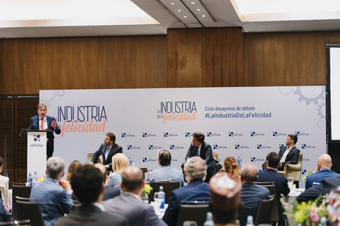 Desayunos con Hotusa la Industria de la felicidad