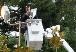 Electrician Santa Cruz bucket truck
