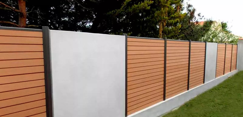 wholesale-vinyl-fencing.webp