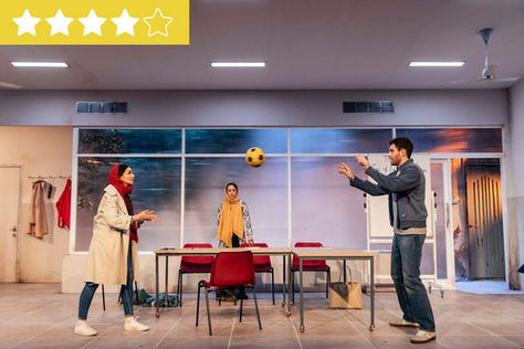 REVIEW | ENGLISH AT KILN THEATRE