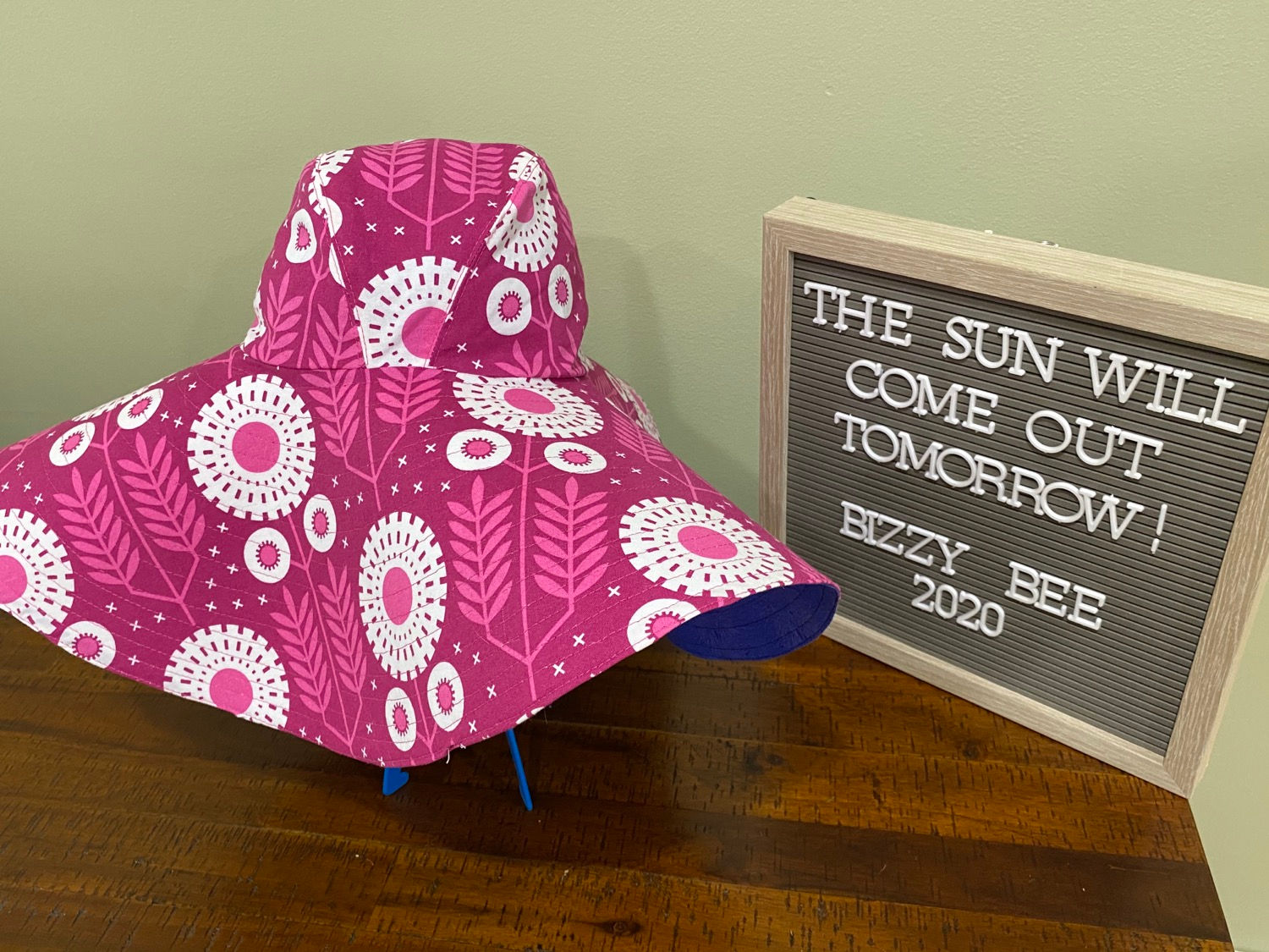 Pink, White, and Blue 7" Brim Reversible Sun Hat