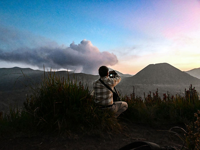 Photograhing the sunset at Mount Bromo, Mentigen Hill
