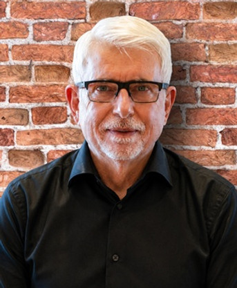 Jeff-Sutherland-red-bricks-headshot.jpg