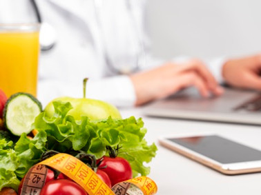 comida-sana-nutricionista-borrosa_23-2148256178.jpg