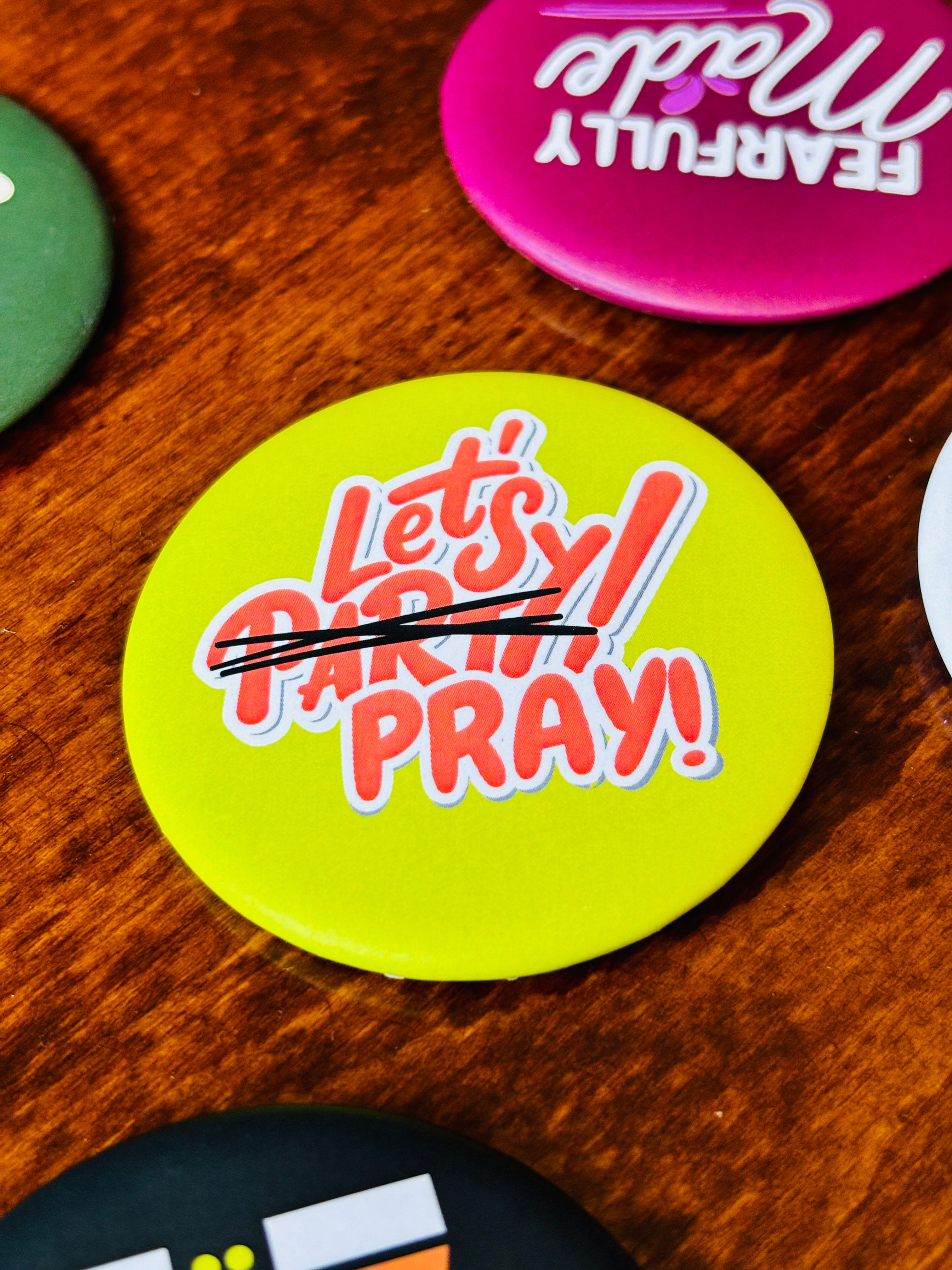 Let's Pray (Badge + Magnet)