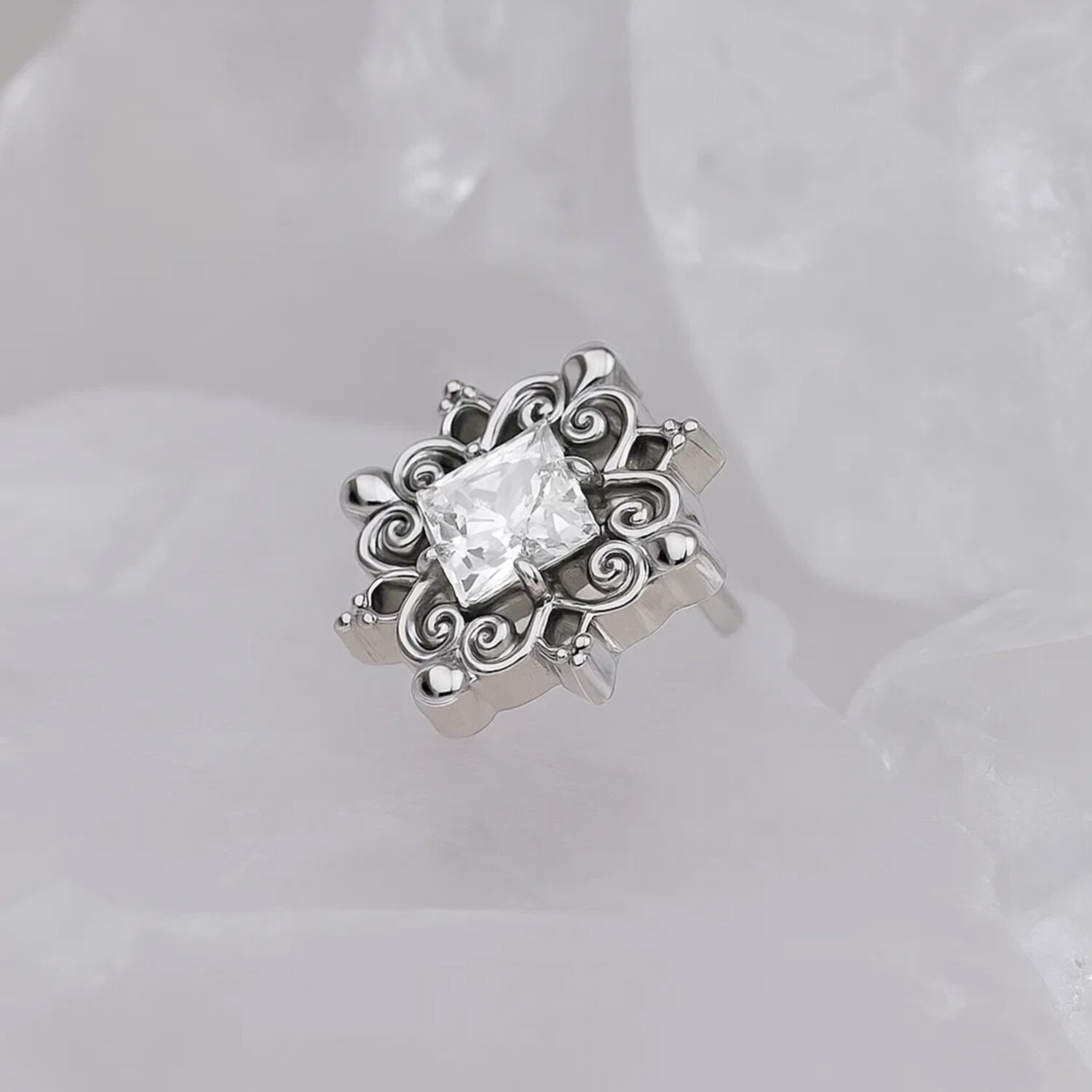 PUSH FIT WINTER CRYSTAL ORNAMENT LABRET