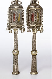 Torah_finials_(tappuhim)_with_horseshoe-shaped_windows_-_Google_Art_Project.jpg
