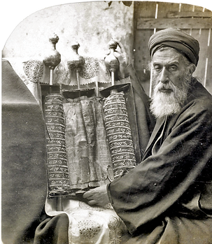 1aaad Samaritan_High_Priest_and_Old_Pentateuch,_1905_edited.png
