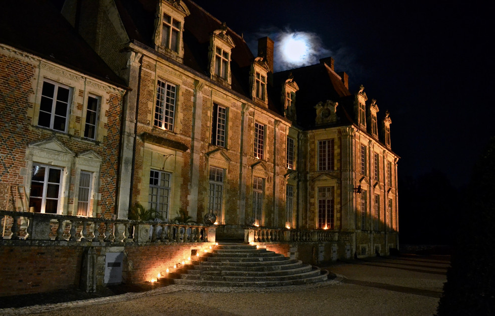Le château éclairé de nuit