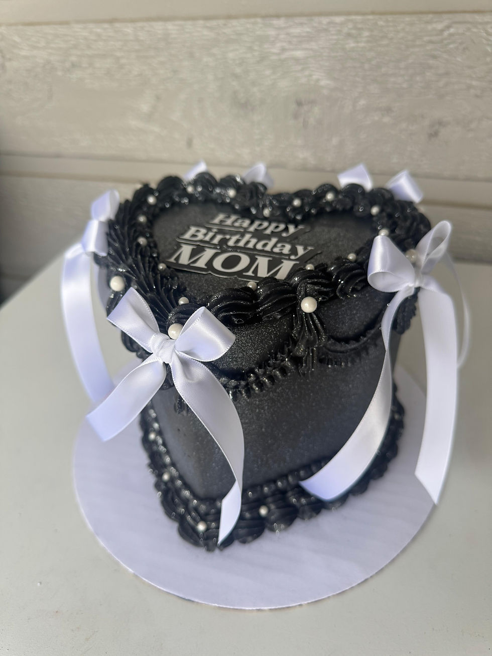 Thumbnail: Heart-shaped cake