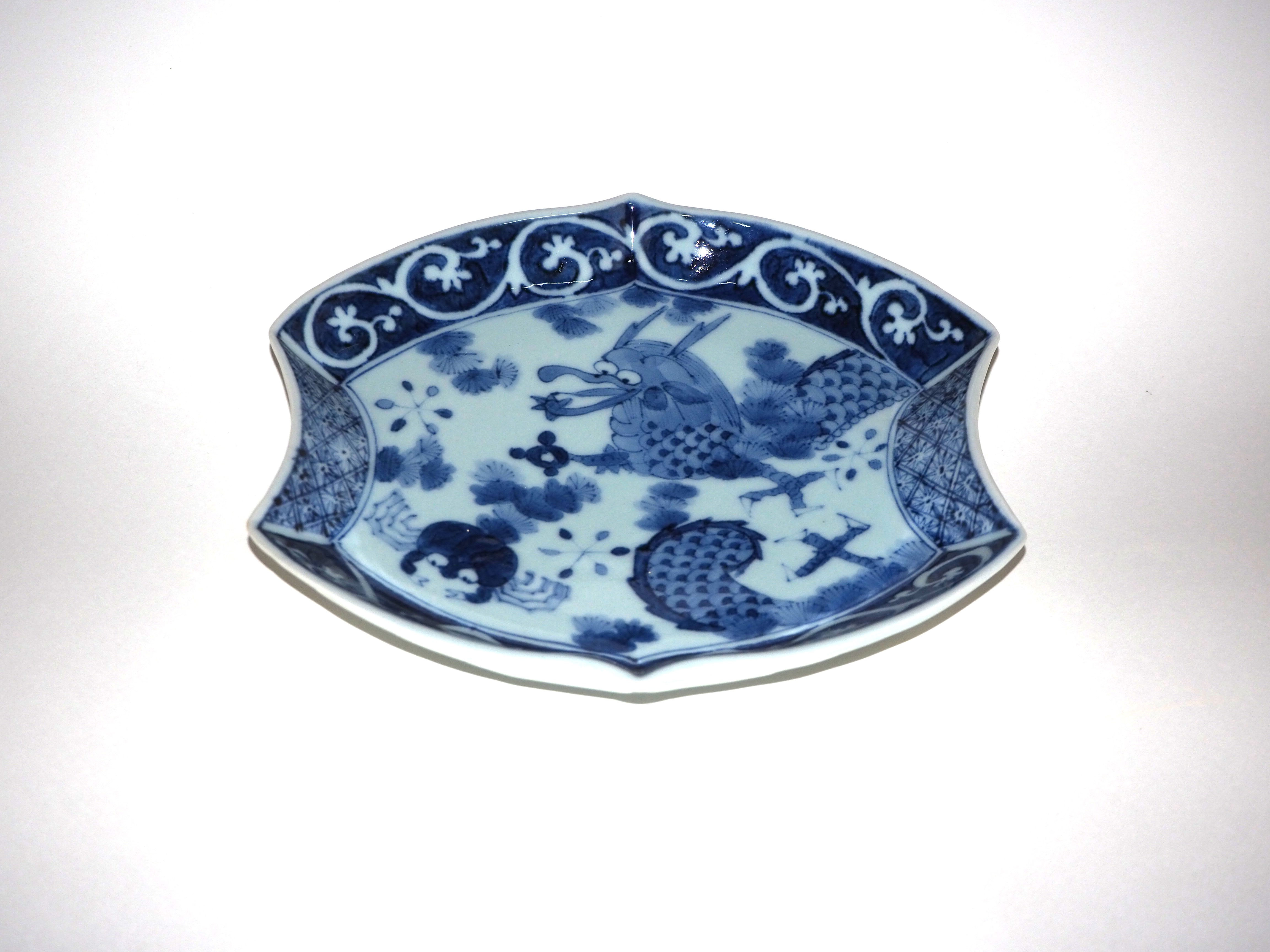 龍図型打変形皿