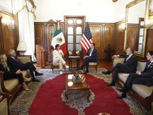 Se reúne Mauricio Kuri con Embajadora Emérita de Estados Unidos