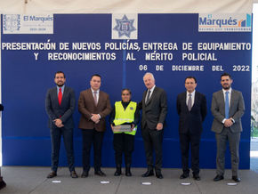 Enrique Vega entregó equipo a auxiliares viales y a grupo motorizado