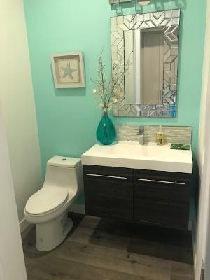 ENCINO GUEST BATHROOM
