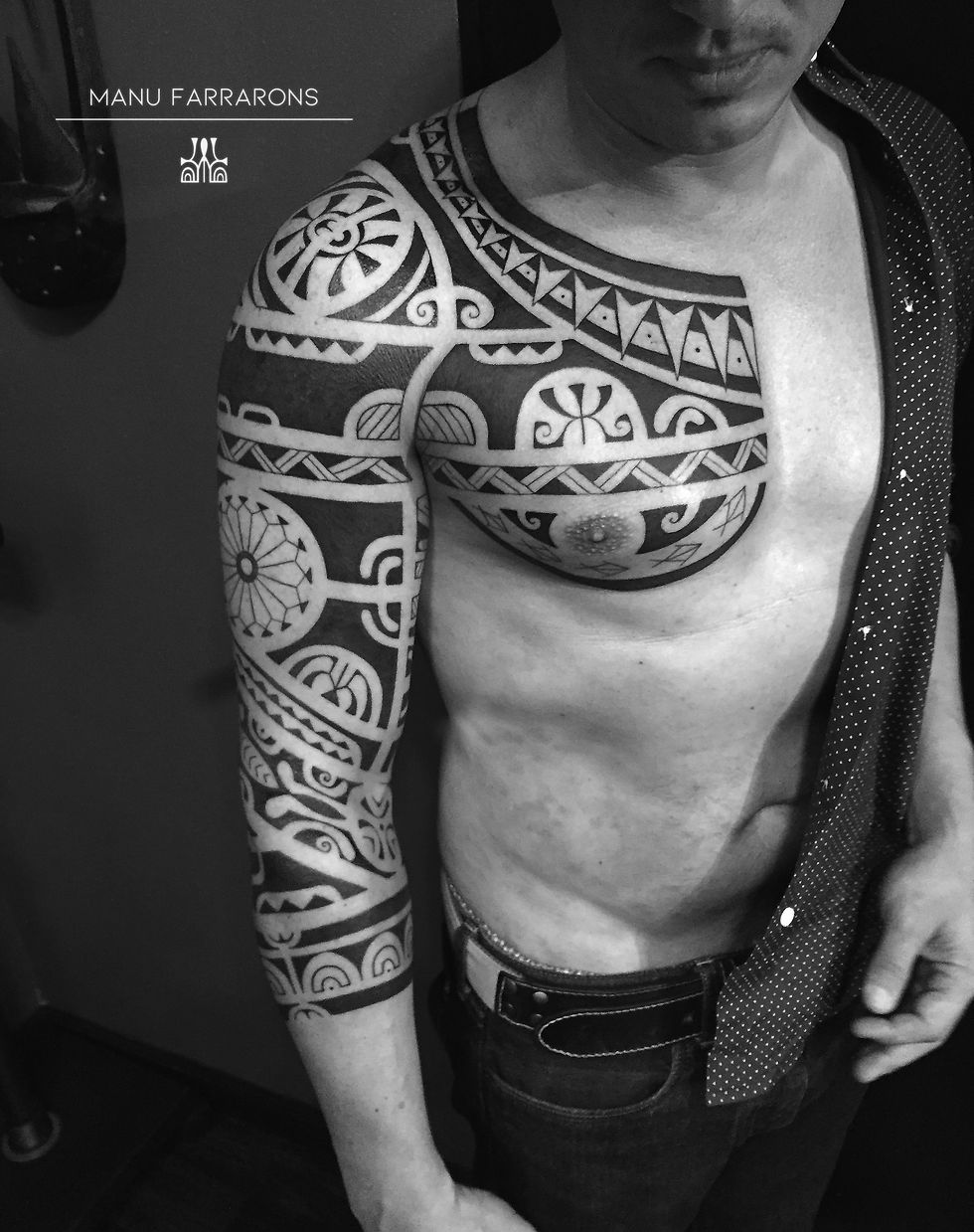 Mana'o Tattoo Studio Tahiti - Contemporary Patutiki style by Manu Farrarons