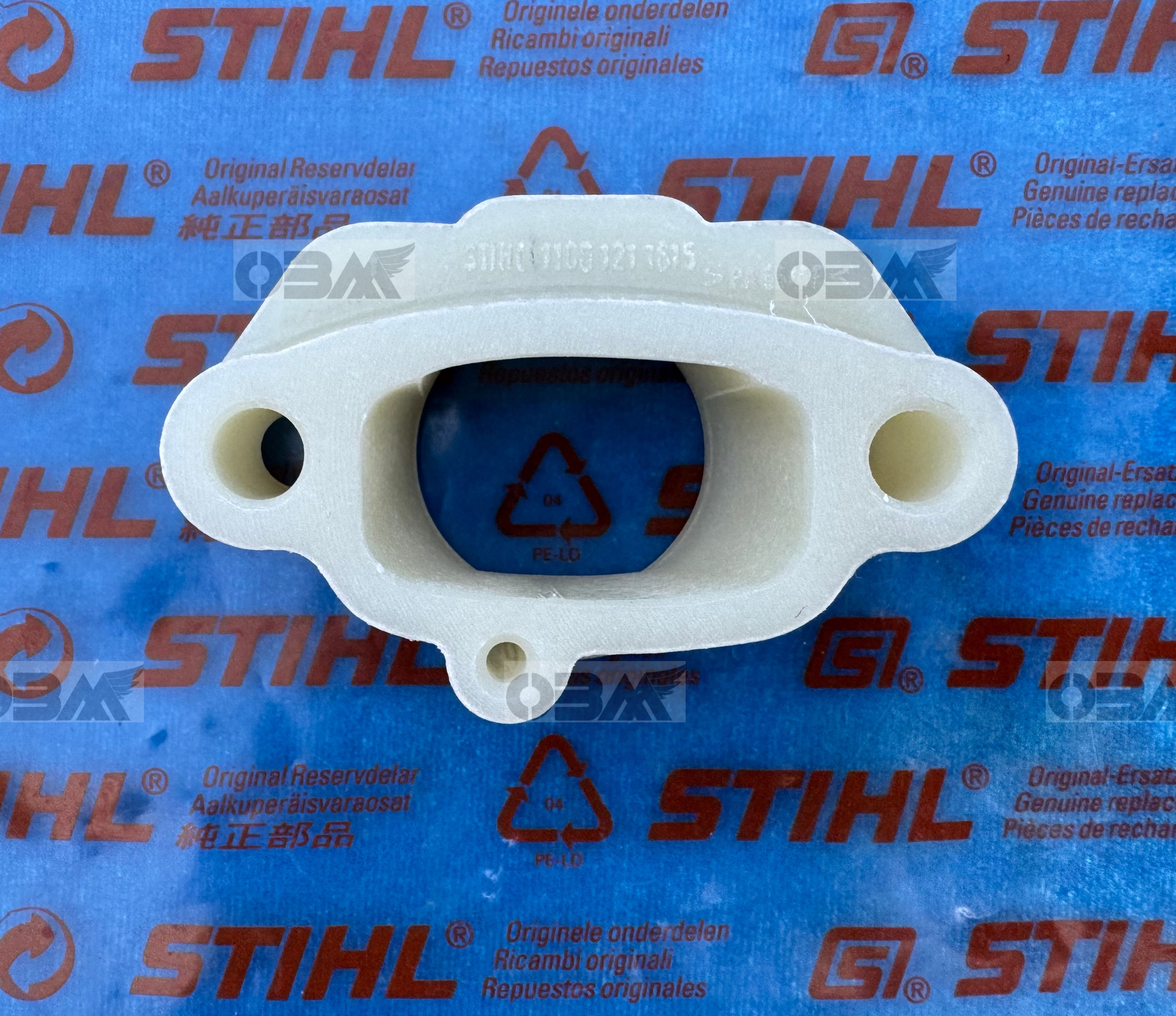 STIHL Genuine 070 090 Carburettor / Cylinder Spacer Flange  # 1106 121 1615
