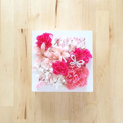 壁掛け母の日フラワーアレンジメント_#handmade #flower #mothersday #プリザーブド #プリザーブドフラワー #プリザーブドフラワーアレンジ #カーネーション#母の日 #ハン