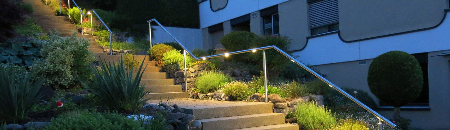 Handlauf aus Chromstahl mit integrierter LED-Beleuchtung