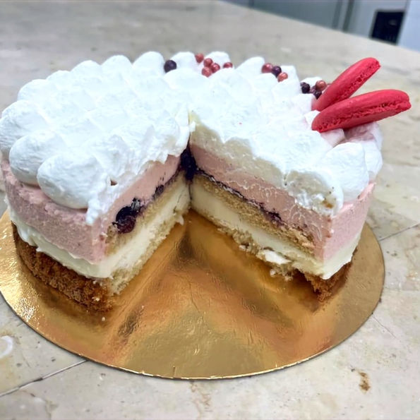 טורט וניל ומוס תות - מבט לפנים