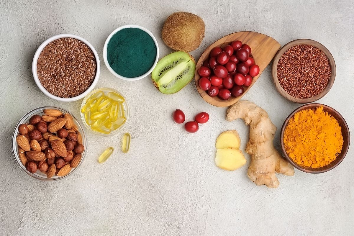 Mixture of herbal powders and organic ingredients used for herbal massage Udwarthnam.
