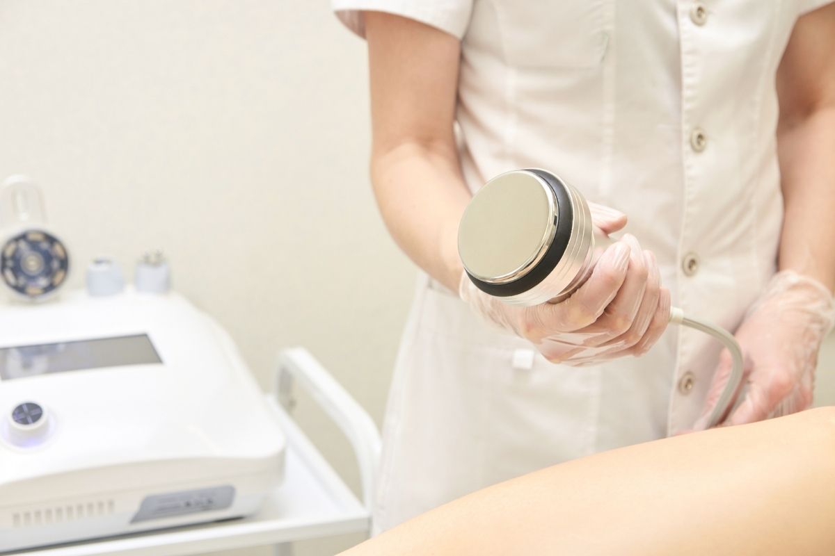 Cryolipolysis equipment used for non-invasive fat freezing treatments.