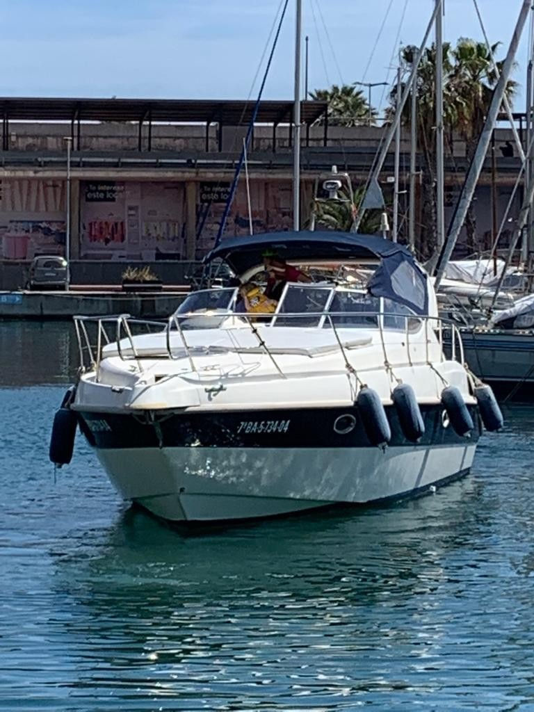2 Cranchi Zaffiro 34 Empuriabrava, capboat vue extérieure.jpg