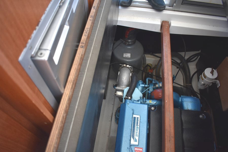 24 Antares 8 moteur.JPG