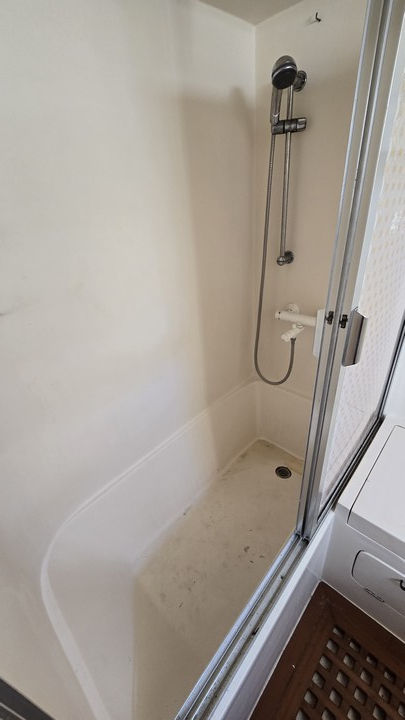 18 - vitech 59 - aft cabin - baignoire.jpg