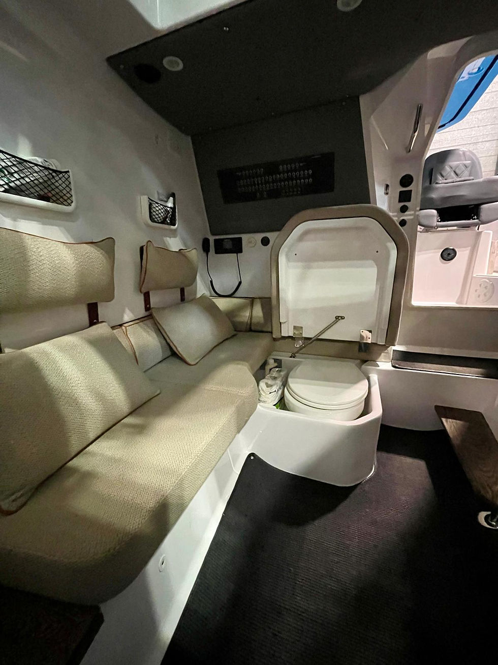 13 axopar 37 cap boat empuriabrava vente.jpg