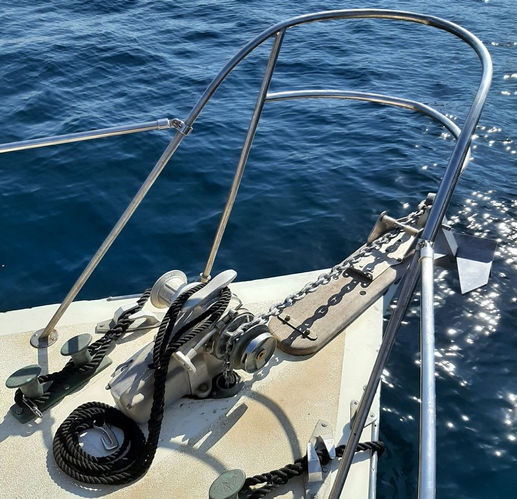 15 - AMIRA - CURTIS LOOE - pont avant -