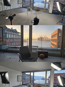 Alexander Horst bei der Content-Produktion in Hamburg – professionelle Kameraarbeit in einem urbanen Studio-Setting mit Fokus auf Video- und Social Media Content.