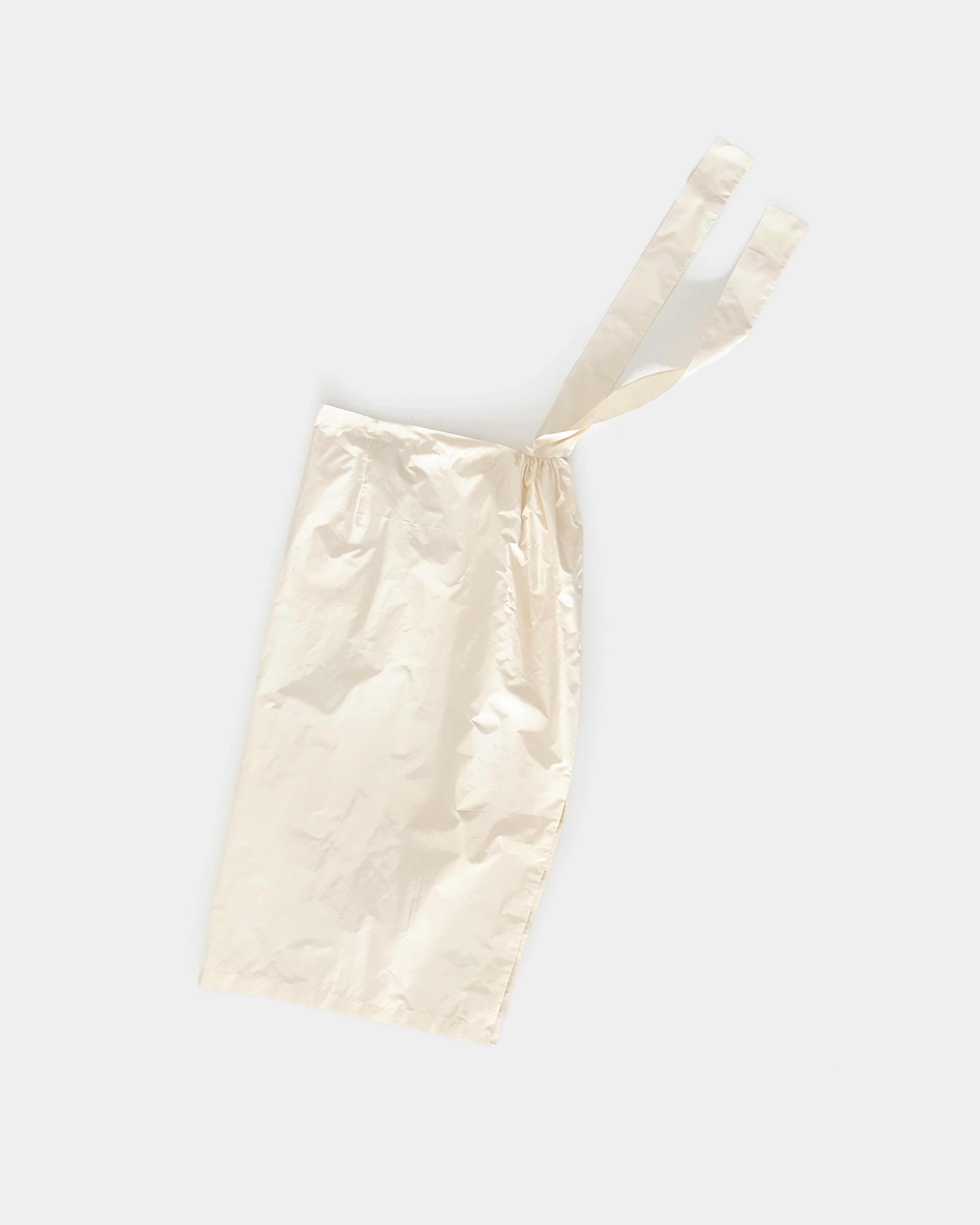 saia de tafetá com nó