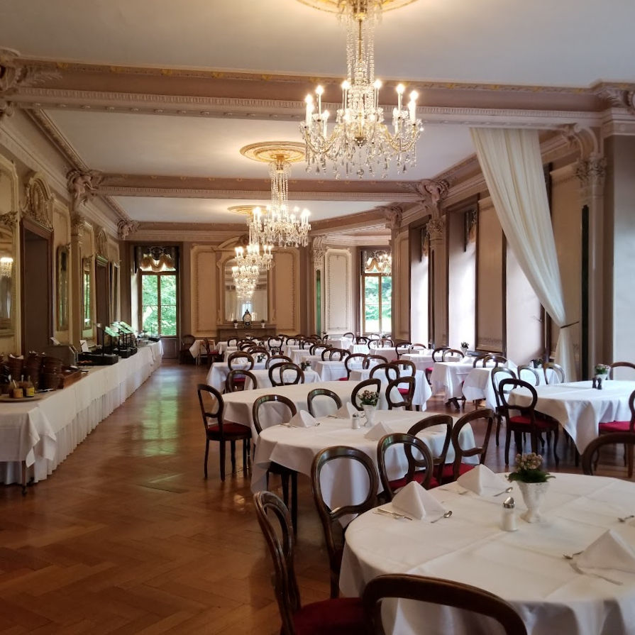 Formal Dining Room Full Length Chandelier_edited.jpg