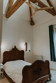 Maeva Château de Fortis guest room / Photo Chloe Laydevant