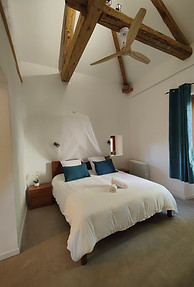 Chambre Maeva Château de Fortis.jpg