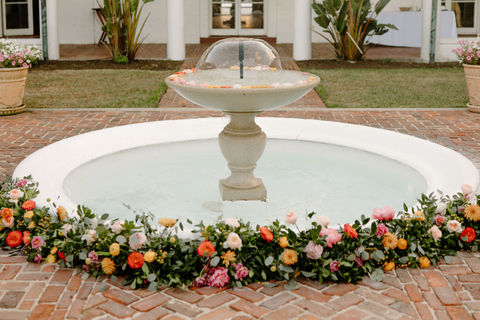 Discover unique, vibrant wedding florals with J.Lea Florals, serving Northeast Florida and Southeast Georgia. Tailored to every unique couple's dream